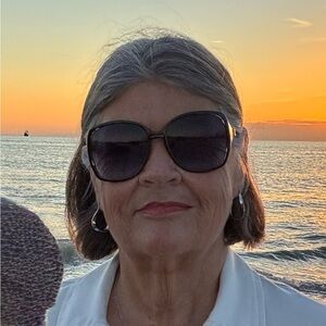 Meet your Posher, Linda